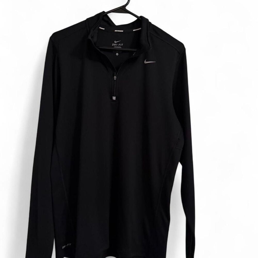 Nike Men's Black Shirt